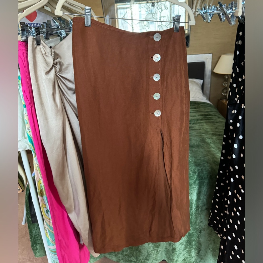 Zara Brown linen skirt with pearly buttons and slit